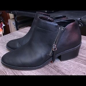 Time and Tru Women Boots